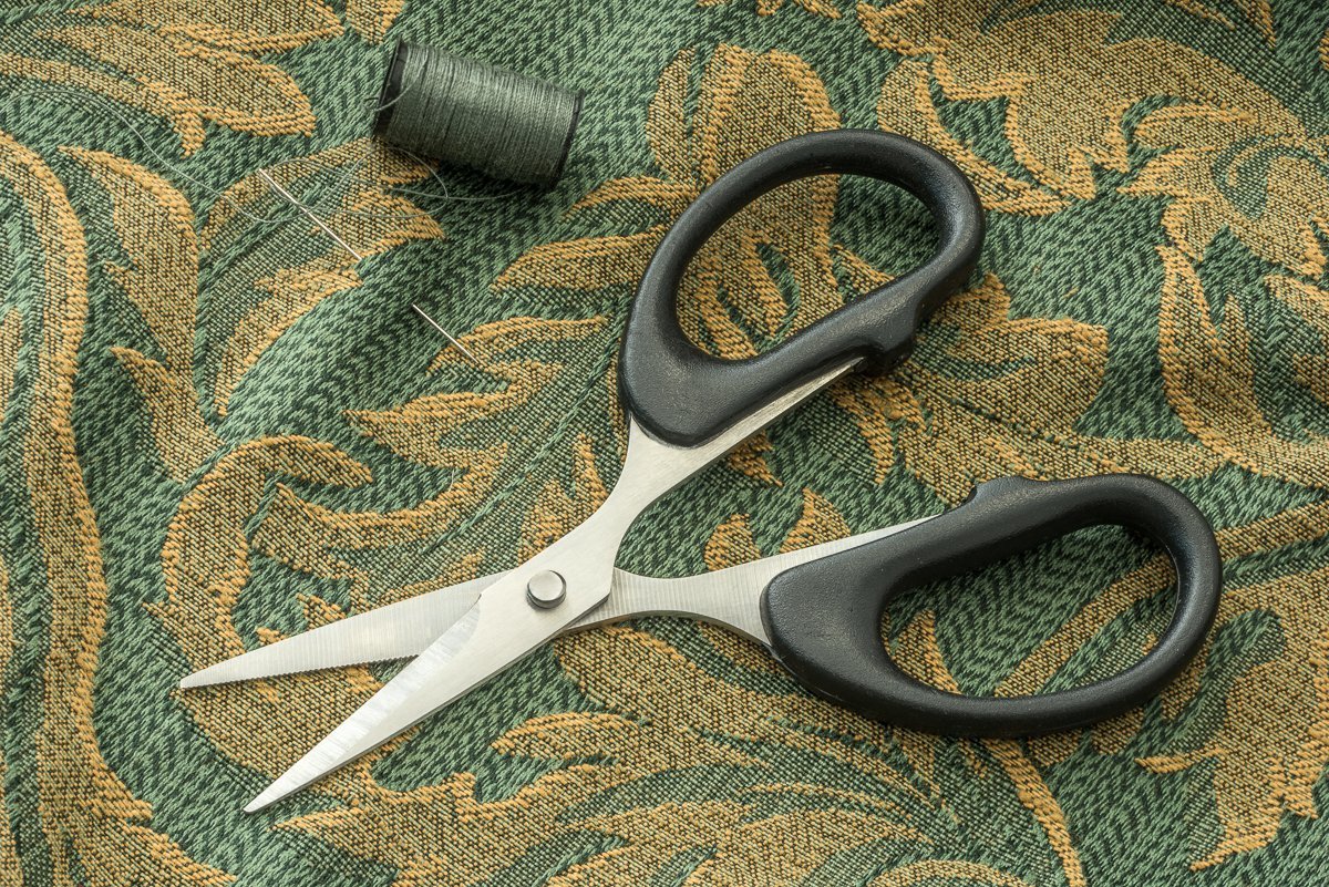 4-1/4" Fishing Line Scissors Stainless Steel Blades With Black Handle